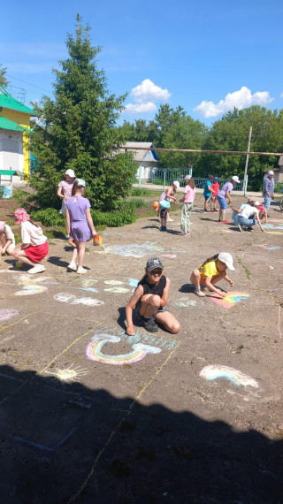 Рисунки на асфальте.